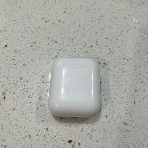 Wireless Earbud Charging Case - White
